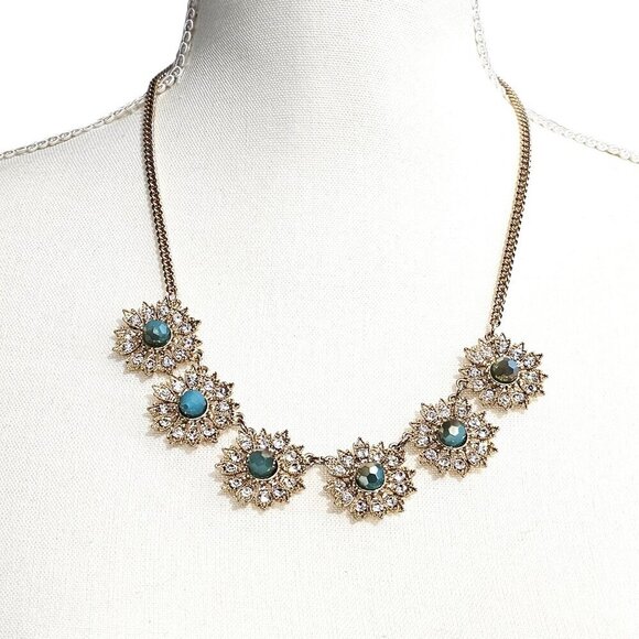 💎Vintage Aquamarine Rhinestones Inlaid Flower Gold Tone Necklace - Picture 1 of 9